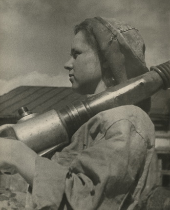 Unknown photographer.
Tatyana Myakota, 1930s.
Gelatin silver print.
Private Collection
