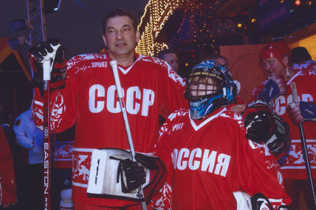 Из серии «Легенды хоккея на Красной площади. Открытие первого катка на Красной площади»