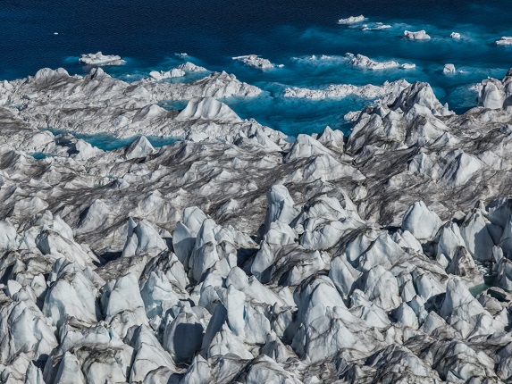 Диана Тафт.
Морской пейзаж, Гренландский ледяной щит.
Из проекта «Таяние Арктики», 2016. 
Пигментная печать
© Диана Тафт