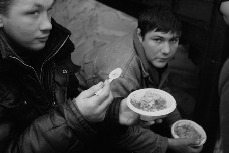 Из серии «Раздача пищи малоимущим в Храмах Москвы»