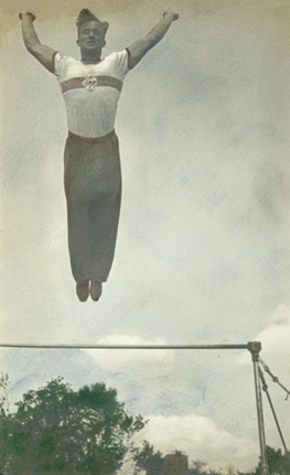 Alexander Rodchenko.
Jumping from a Horizontal Bar. 1936.
Vintage Print, color pencil, gouache.
Collection Multimedia Art Museum, Moscow