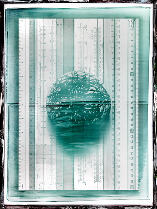 Katya Emelyanova.
From the series ‘Unlocked’, #2.
2014.
220 х 170 cm.
Mixed media: photo, polygraphy, light, steel frame, transparent screen