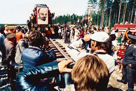 Gennadi Koposov.
The first train has been awaited for 10 years. Kuanda. 
October 1, 1984. 
“Fotosoyuz” agency