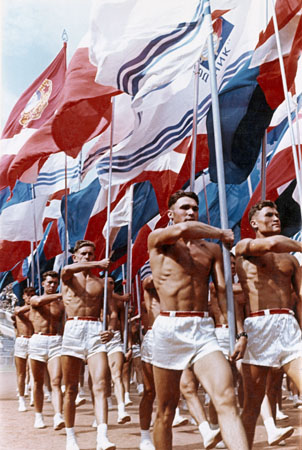 Лев Бородулин.
Спортивный парад. Москва 
1956