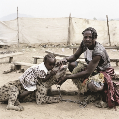 Pieter Hugo.
Mummy Ahmadu and Mallam Mantari Lamal with Mainasara, Abuja, Nigeria, 2005.
From ‘The Hyena and Other Men’ series.
© Pieter Hugo