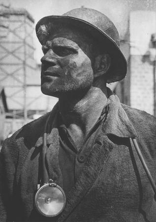 Mark Markov-Grinberg.
Famous miner Nikita Izotov. 
1934