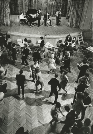 Doing the Twist at a workers’ club. 1960s
From the MAMM/MDF collection