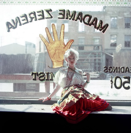 «Цыганка».
Лос-Анджелес, 1956.
Мэрилин Монро, фотограф Милтон Х. Грин.
Портреты представлены Chopard