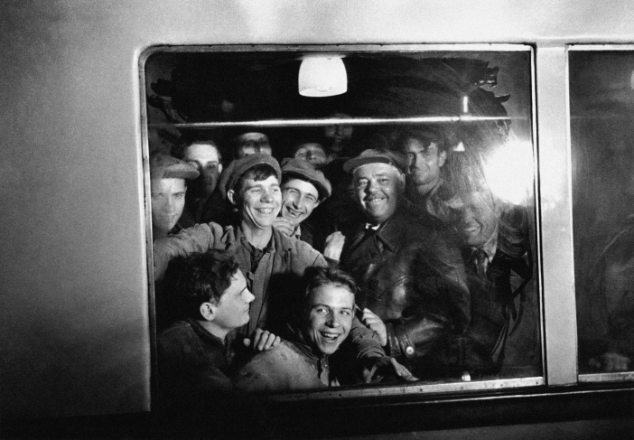 Ivan Shagin. The first metro passengers are metro builders. Moscow. 1935. Silver gelatin print. MAMM collection