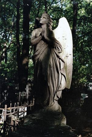 Из серии «Надгробия Введенского Кладбища»