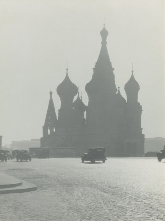 Pyotr Klepikov.
Red Square. Moscow. 
1940. 
Moscow House of Photography Museum