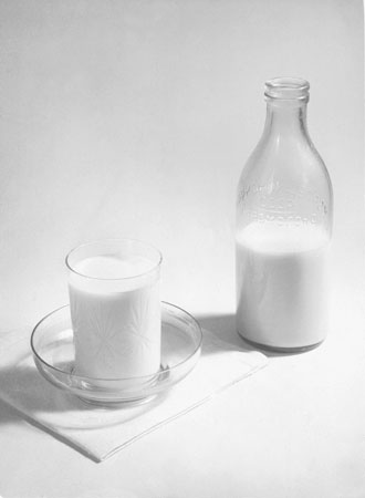 Alexander Khlebnikov.
Milk. 
1939. 
The Moscow House of Photography Collection