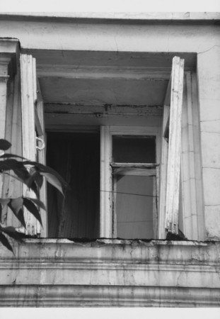 Из серии «Прощание со старыми московскими окнами»