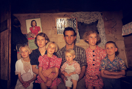 Russel Lee.
Jack Whinery, homesteader, and his family, Pie Town, New Mexico. 
1940.
© Library of Congress, Washington