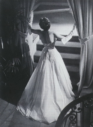Студия Реутлингера. Певица Оперного театра Нелли Мартил. Около 1910.  Собрание Музея Гальера, Музей моды города Парижа