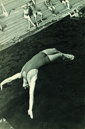 Alexander Rodchenko.
Jumping into Water. 1934.
Artist’s silver gelatin print.
Collection of the Multimedia Art Museum, Moscow.
© A. Rodchenko – V. Stepanova Archive/ Multimedia Art Museum, Moscow