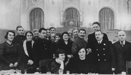 Яков Халип.
Герои-папанинцы с женами на встрече сo Сталиным. 
1938