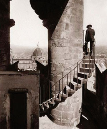 Florence. Stairs of the tower of Palazzo Vecchio with a view of the Cathedral. 
About 1900. 
Stabilimento Fotografico dei Fratelli Alinari