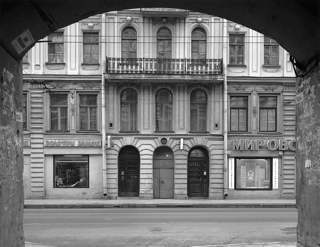 Vladislav Efimov.
House on Nevski prospekt, Saint Petersburg. 
2001
