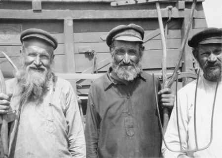 Three elderly settlers from Colony №50. Krivoi Rog District. 
JDC, NY