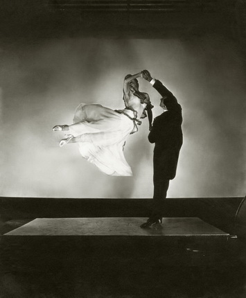 Edward Steichen.
The renowned ballroom dancing team Antonio de Marco and Renée de Marco.
Vanity Fair, 1935.
Courtesy Condé Nast Archive.
© 1935 Condé Nast Publications