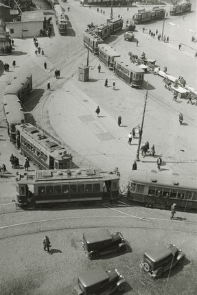 Mikhail Prekhner.
Moscow, square near Krasniye Vorota.
1932.
Silver gelatin print