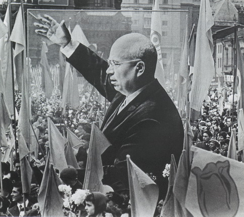 Дмитрий Бальтерманц. Демонстрация. 1957. Собрание Т.Д. Бальтерманц
