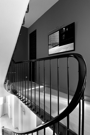 Фредерик Дюку.
Дверь и лестницы. 
2008. 
Место: Франция. 
ИНТЕРЬЕР+ДИЗАЙН