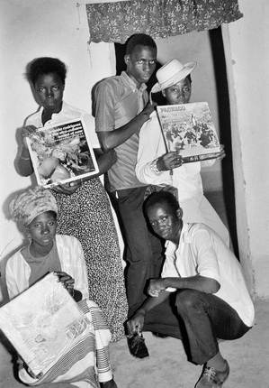 Малик Сидибе.
Рождественская вечеринка, Бамако, 1963.
© Malick Sidibé. Courtesy Collection Maramotti, Italy