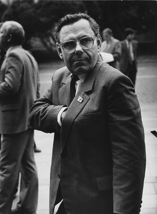 Viktor Akhlomov.
Party leader Ivan Polozkov. Moscow 1989