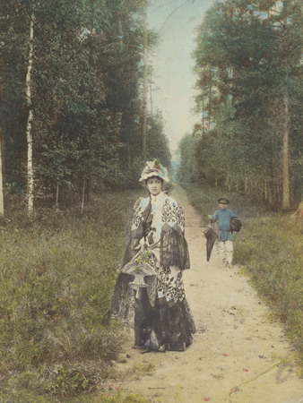 Alexey Mazurin.
Having a Stroll. 
1898. 
М. Golosovsky collection