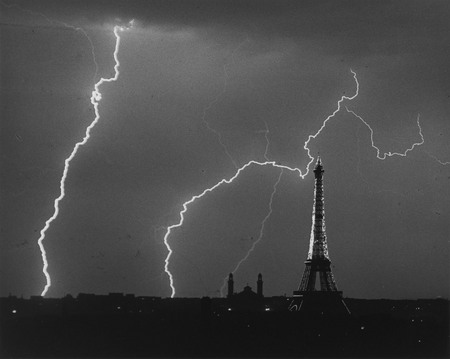 Andre Kertesz.
Paris, l’ete un soir d’orage. 
1925. 
© Collection Centre Pompidou, Dist. RMN/Georges Meguerditchian