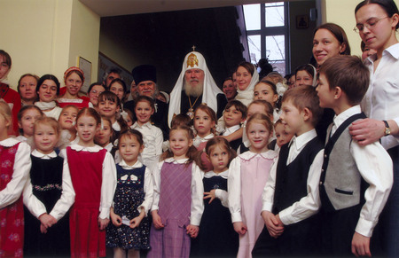 Из серии «Патриарх Алексий II в детском доме»