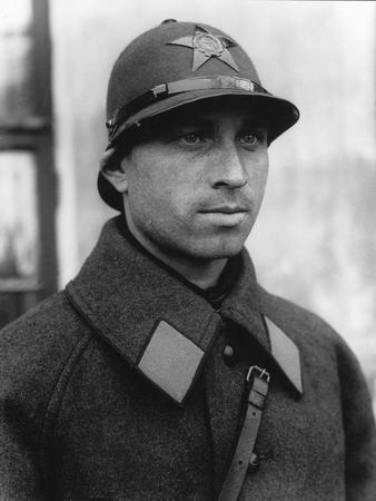 Unknown author.
Portrait of the militiaman in the new form. 
1931. 
From collection of the Central State archive of film-documentary photographs. Krasnogorsk