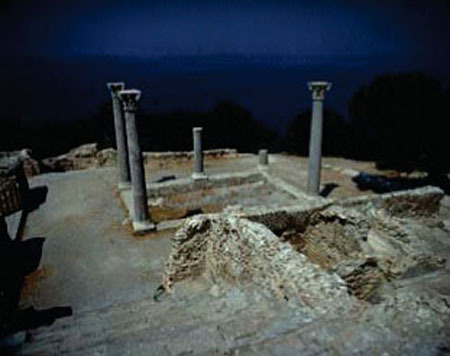 Исола ди Джаннутри: Развалины римской виллы. 
1996