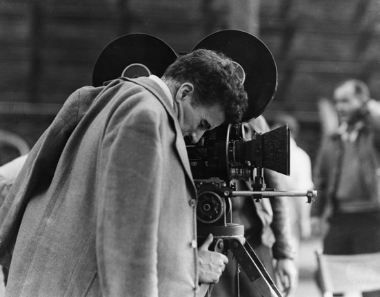Charles Chaplin, on the set of Modern Times (1936).
© Roy Export Company Establishment, courtesy NBC Photographie, Paris