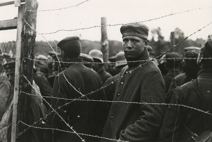 Неизвестный автор.
Сен-Феликс, немецкие пленные в лагере, Эна.
24 октября 1917.
Частная коллекция, Франция