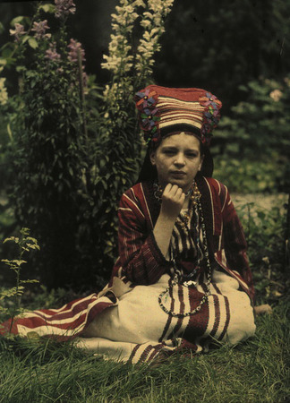 Piotr Vedenisov.
Vera Kozakov in Folk Dress. 1914.
Collection of Moscow House of Photography Museum. 
© Multimedia Art Museum, Moscow/ Moscow House of Photography Museum