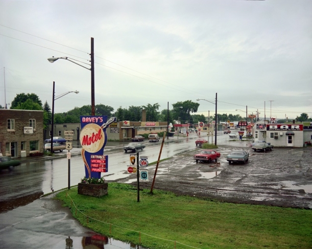 Stephen Shore.
U.S. 2, Ironwood, Michigan, July 9, 1973.
© Stephen Shore & 303 Gallery, New York