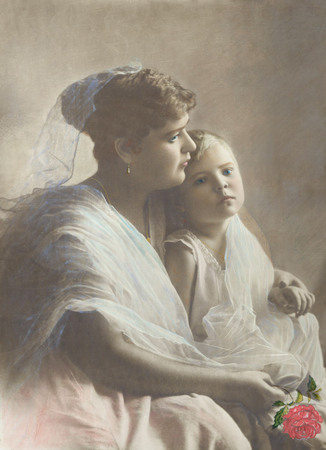 Неизвестный автор.
Мать и дитя. 
1900-е. 
Музей «Московский Дом фотографии»