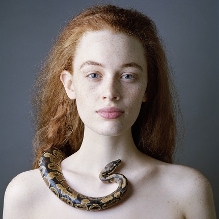 Jean-Baptiste Huynh.
Laura with a serpent 3, 2012
© Jean-Baptiste Huynh
