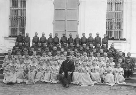 P. Levinsky.
Group of pupils - pilgrims. 
Deserts Birljukovskaja, 1900s