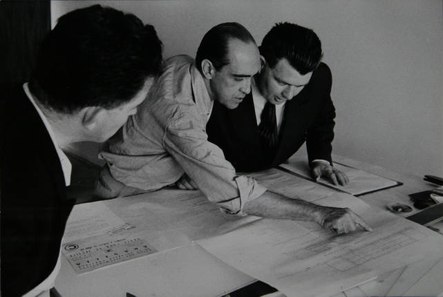 René Burri.
Architect Oscar Niemeyer with colleagues.
Brazil, 1960.
Gelatin silver print