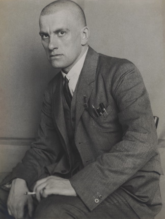 Alexander Rodchenko.
Poet Vladimir Mayakovsky. 1924.
Collection of the Moscow House of Photography Museum.
© A. Rodchenko – V. Stepanova Archive.
© Moscow House of Photography Museum