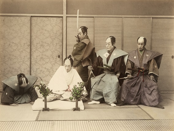 Adolfo Farsari (?).
Theatrical scene of seppuku, ritual samurai suicide by disembowelment.
1880—1890s.
Albumen print, hand-colored.
MAMM collection