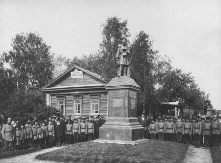Petr Zhukov.
Voluntary fire team at Alexander II monument. Village Semenovskoe-Lapotnoe, district Kineshmanskogo. 
1913