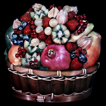 Valérie Belin.
Untitled, from the series “Fruit baskets” (Corbeilles de fruits), 2007.
© Valérie Belin. Courtesy Galerie Jérôme de Noirmont, Paris.
180 x 180 cm.
From an edition of 6 prints, 2 artist's proofs