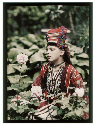 Piotr Vedenisov.
Vera Kozakov in Folk Dress. 1914.
Collection of Moscow House of Photography Museum. 
© Multimedia Art Museum, Moscow/ Moscow House of Photography Museum