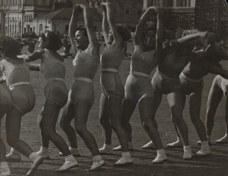 Alexander Rodchenko.
“Wave”. Rhythmic gymnastics. Moscow. 
1936. 
Private collection