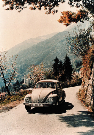 Series “Citizen of the World”: “Beetle” conquers Alps. 
Volkswagen AG Archives